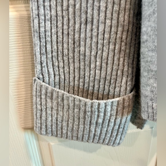 NWT Dynamite Light Gray Mock Tunic .. Size M - Picture 4 of 6